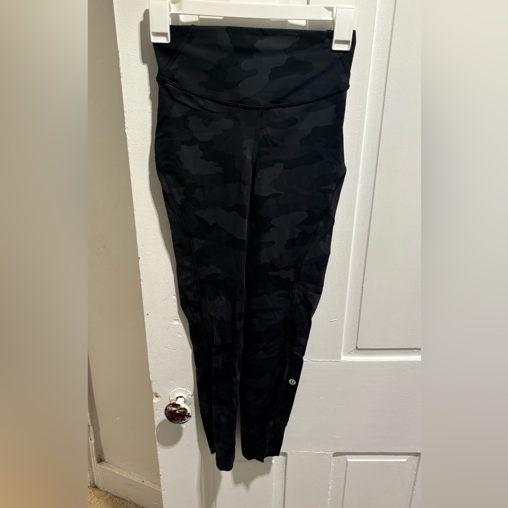 Lululemon 7/8 size 4